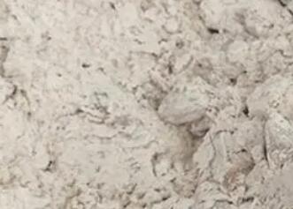 中頻爐在選擇爐襯耐火材料時(shí)，要注意什么？